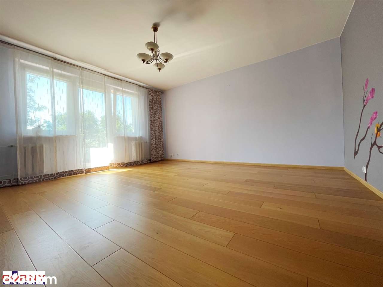 3 pokojowe mieszkanie w świetnej lokalizacji.-1