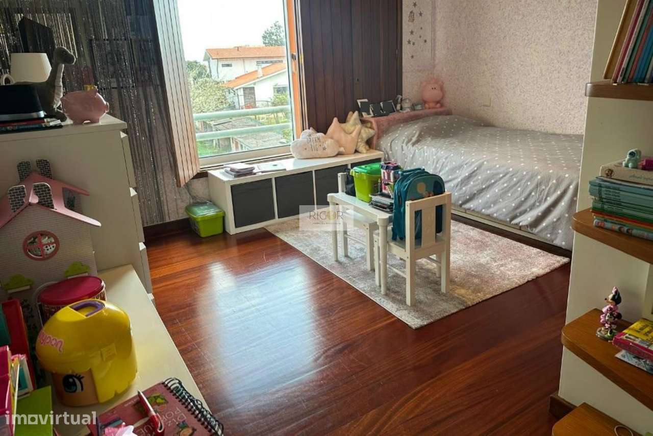 Moradia T4 de 4 frentes na cidade da Maia-22