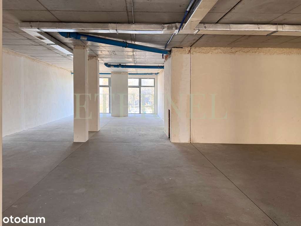 Inwestycyjny lokal z pozwoleniem na mieszkania-5