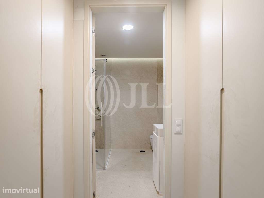 Apartamento T0, com terraço, localizado no São Bento 21 - Grande imagem: 4/46