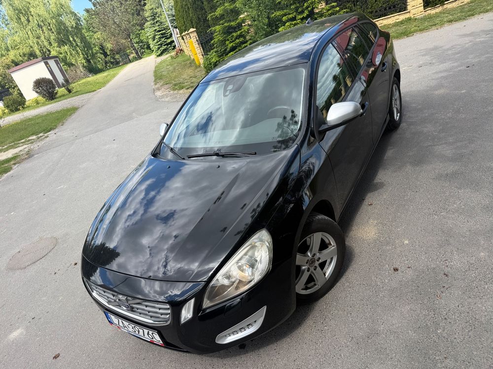 Volvo V60 I D5 AWD Momentum 2011