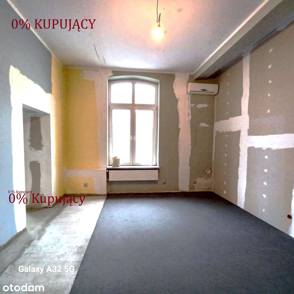 Kawalerka w klimatycznym budynku z czerwonej cegły-1