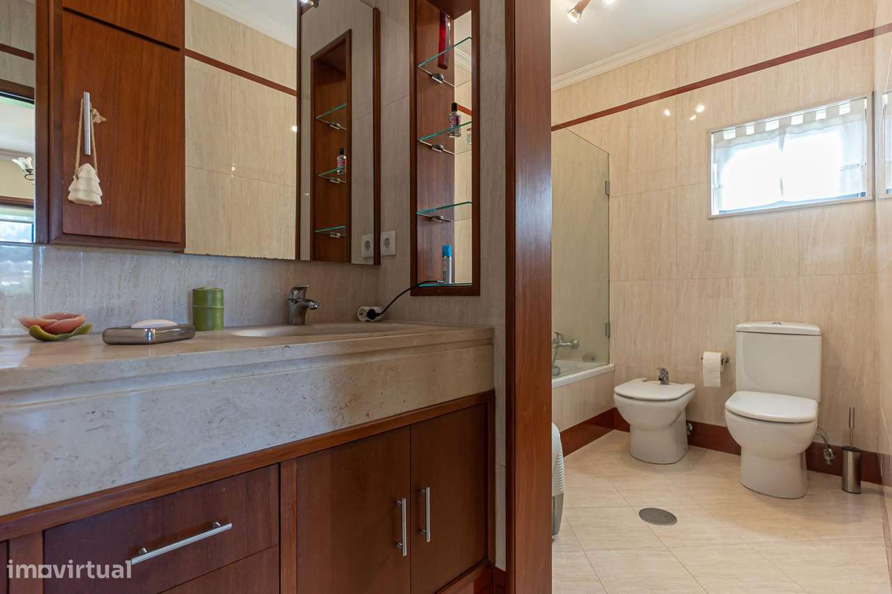 Quinta T4+1 , Moradia Térrea, 4.500 m² Terreno,  Privacidade Total-17