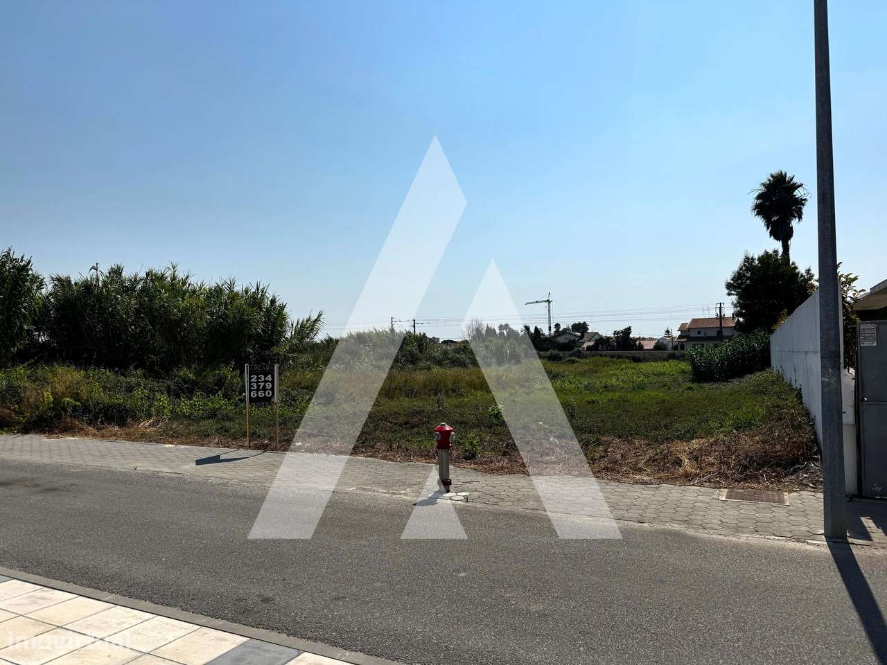 Lote de terreno localizado a 2 minutos do C. C. Glicínias! - Grande imagem: 3/8