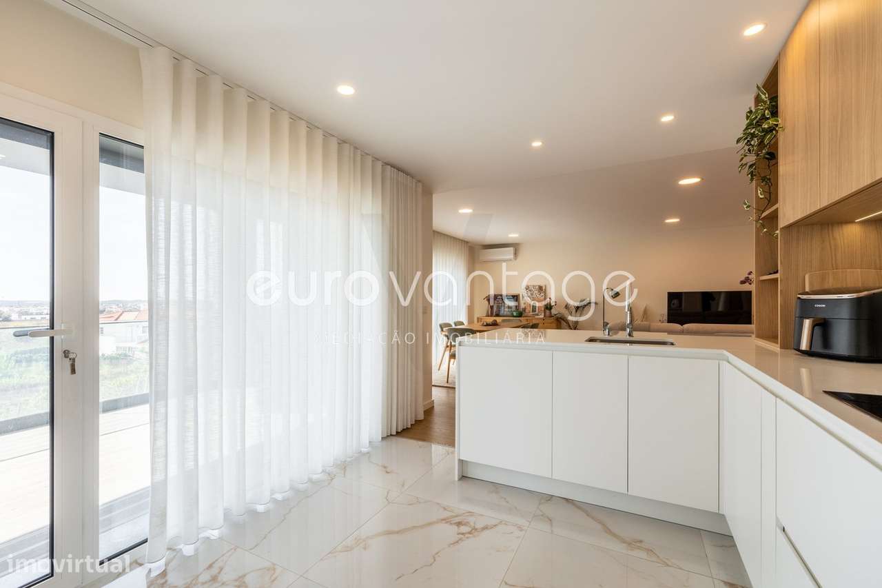 Apartamento T3 de Excelentes áreas-23