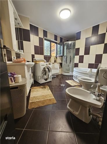 CASA DE VANZARE  IN SLANIC MOLDOVA-13