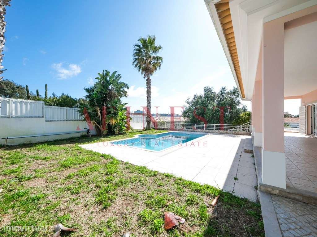 MORADIA T5 COM PISCINA EM SESIMBRA - Grande imagem: 4/57