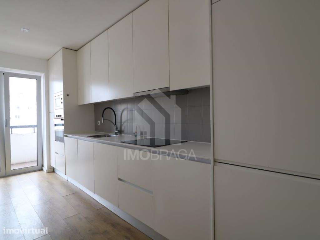 T3 REMODELADO | ÚLTIMO ANDAR | GARAGEM | GULBENKIAN - BRAGA-4