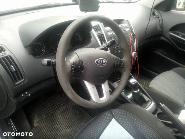 Kia Ceed Cee'd 1.6 Crdi Comfort - 9