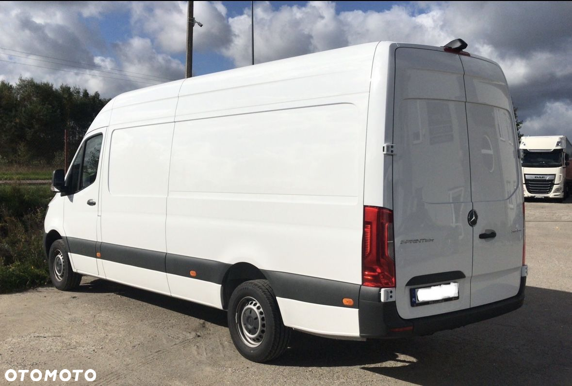 Mercedes-Benz Sprinter - 2