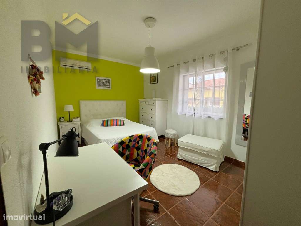 Moradia T4 com 5000m2 de terreno - Escalos de Baixo (Castelo Branco)-11