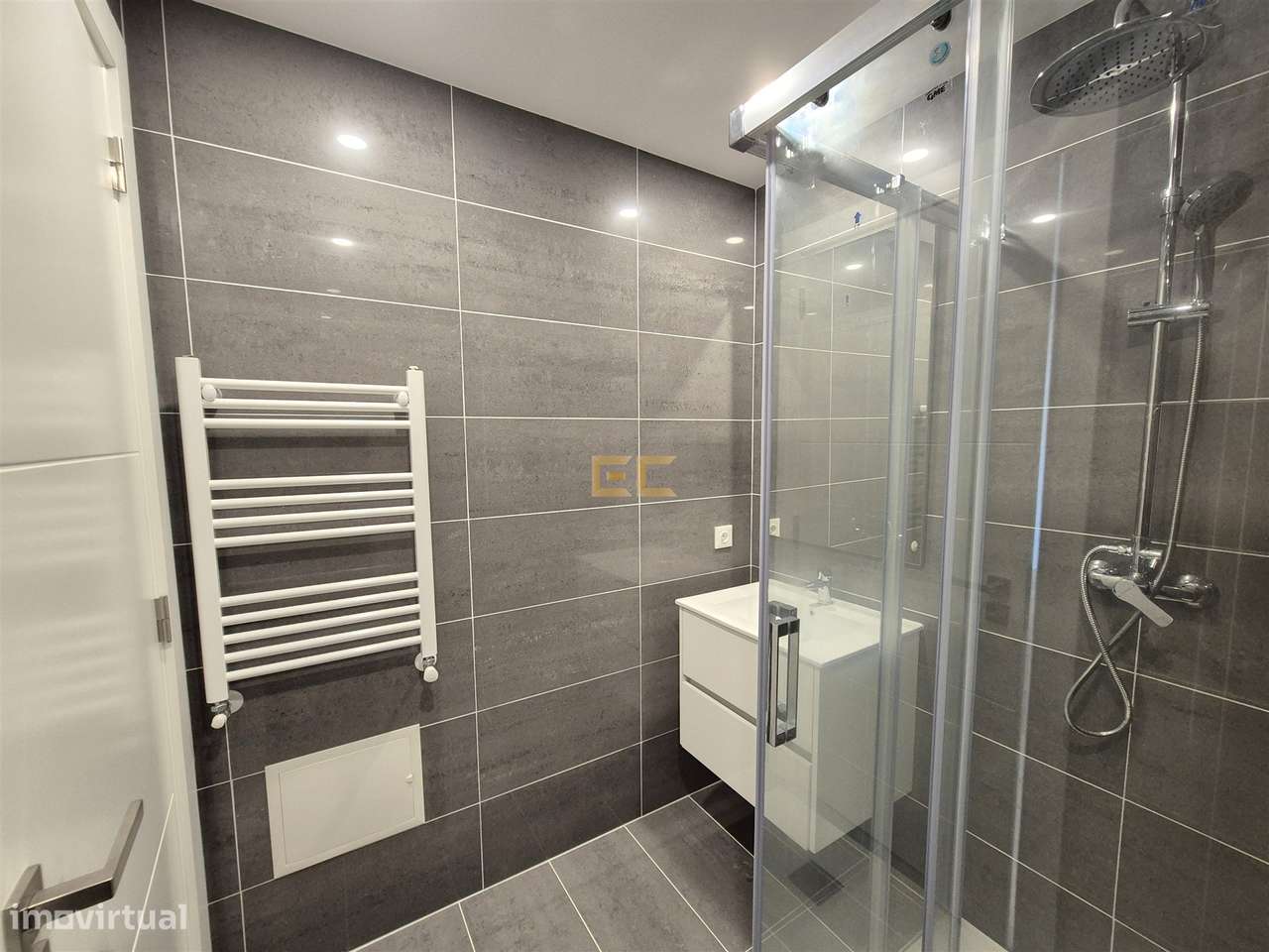 Apartamento T3 novo, com garagem, para venda na Figueira da Foz- Buarc-32