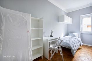 690535 - Quarto com cama de solteiro em apartamento com 6 quartos