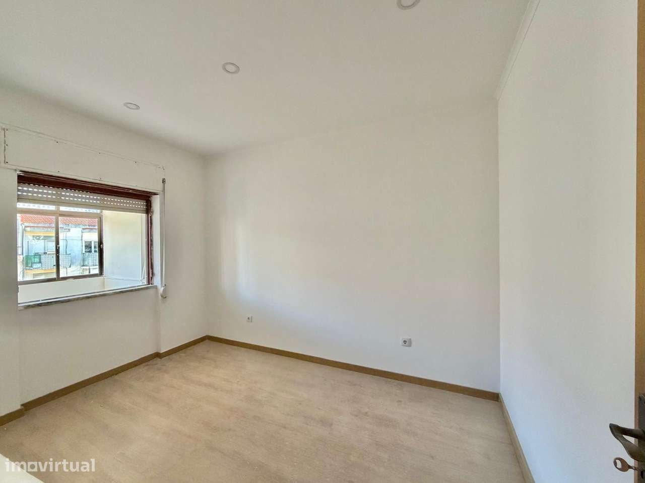 T2 - Renovado / Varanda - Alto do Seixalinho - Grande imagem: 4/10