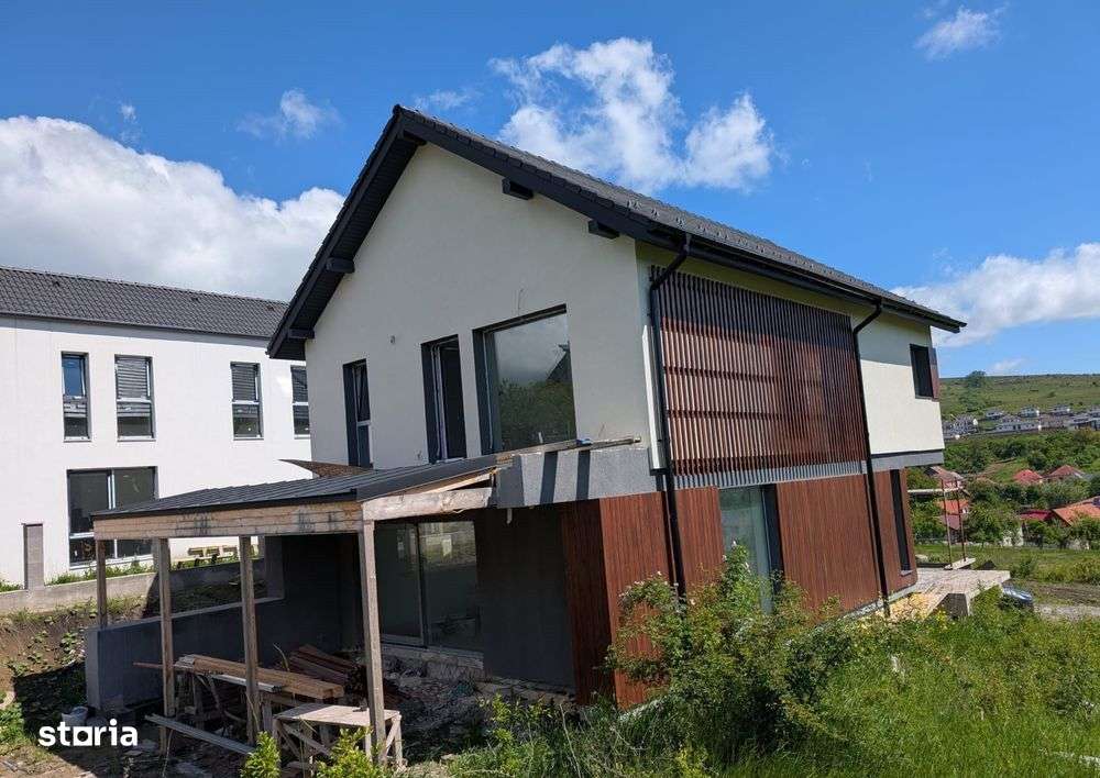 Casa Individuala in Chinteni 700mp teren zona str Crangului - Imagine principală: 4/6