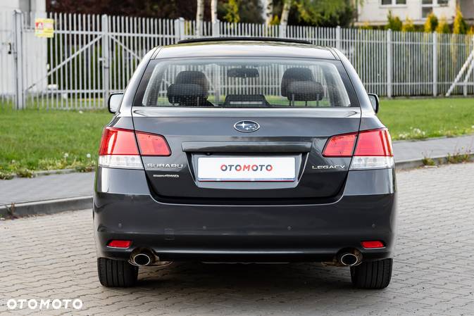 Subaru Legacy 2.5i GT - 14