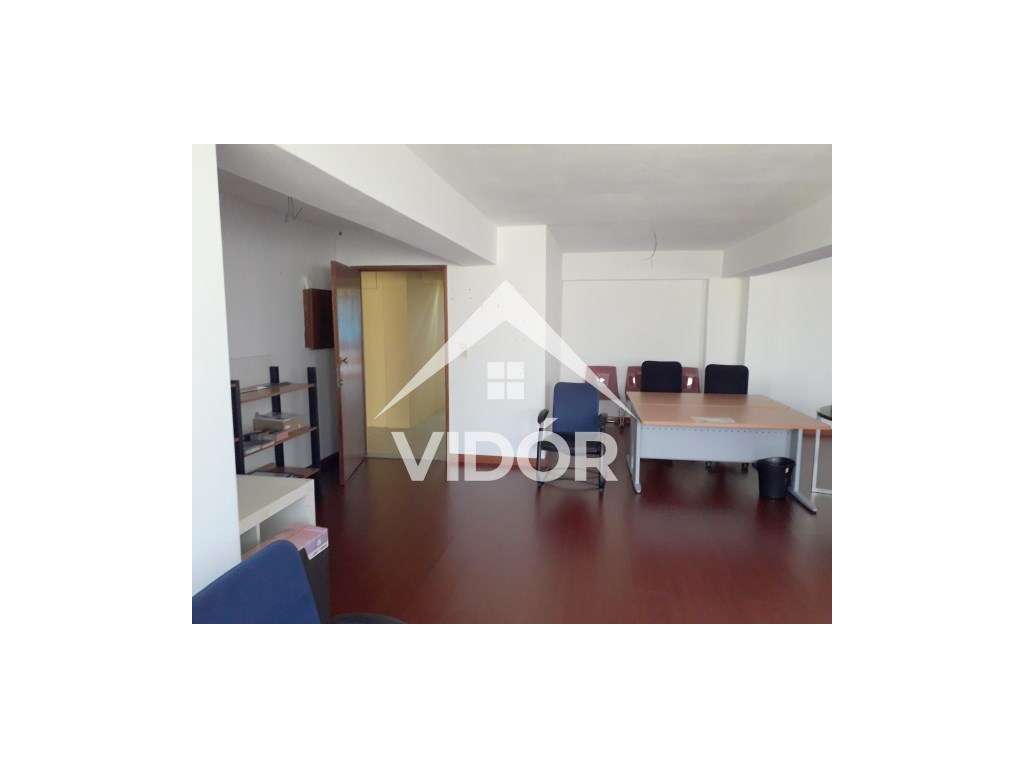 Conjunto de Escritórios no Candal - Oportunidade de Investimento - Grande imagem: 5/13