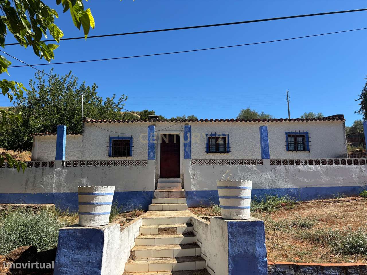 Quintinha com Moradia T2 + Armazém | 2ha vedados | Rio | Fruteiras | A-12