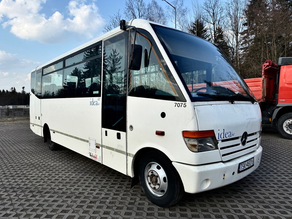 Mercedes-Benz Mediano 2005