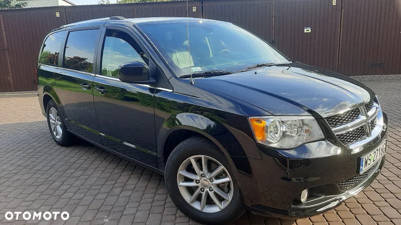 Dodge Grand Caravan - 2