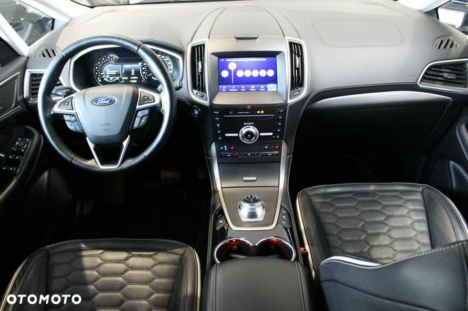 Ford S-Max - 8