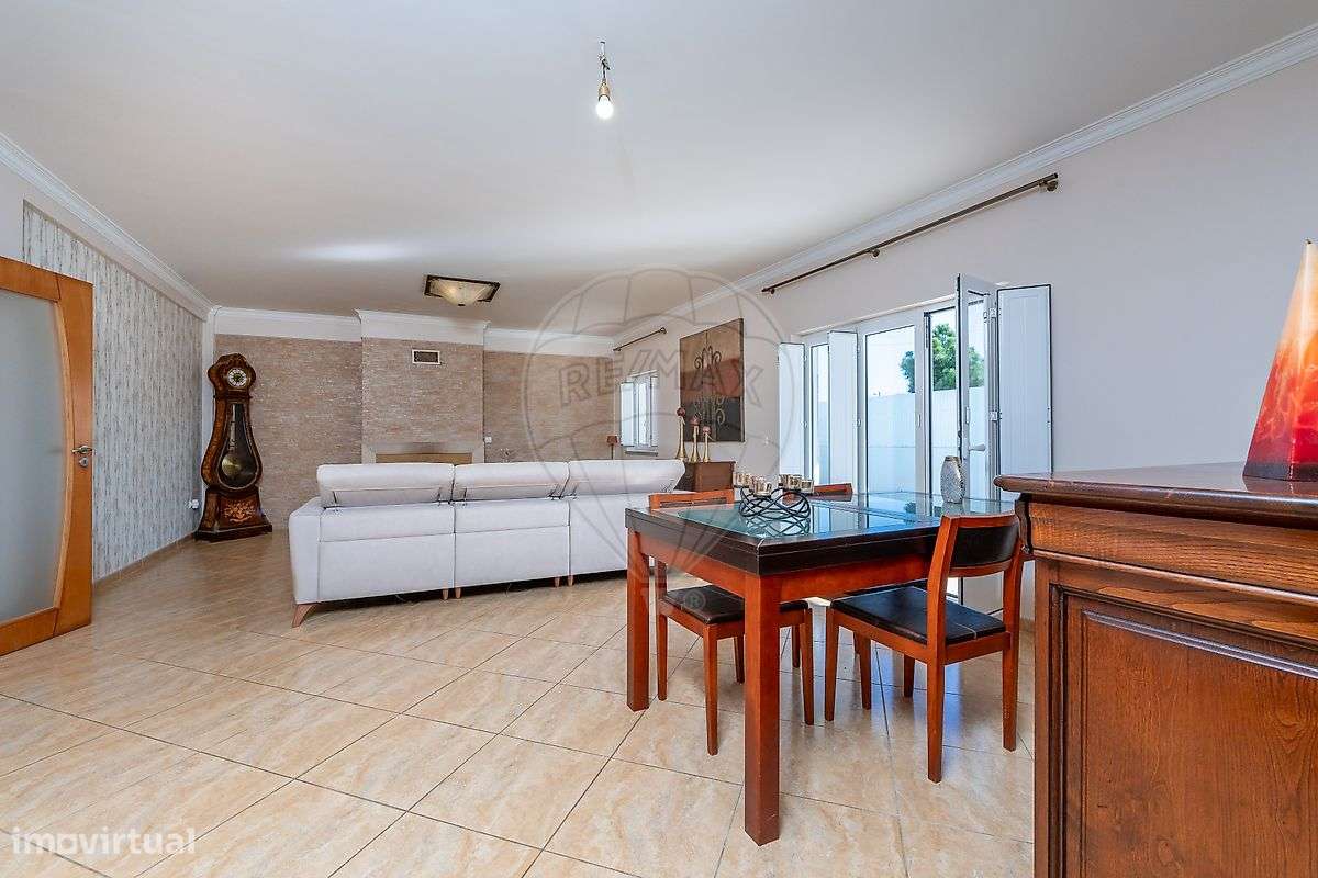 Moradia T4 para venda-4