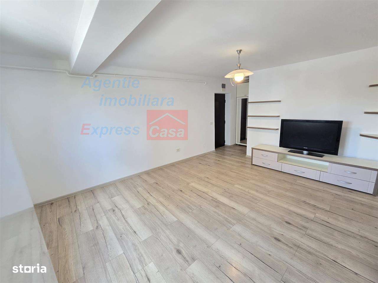 Super oferta! Apartament 3 camere, etaj 1, zona Palas Mall-8