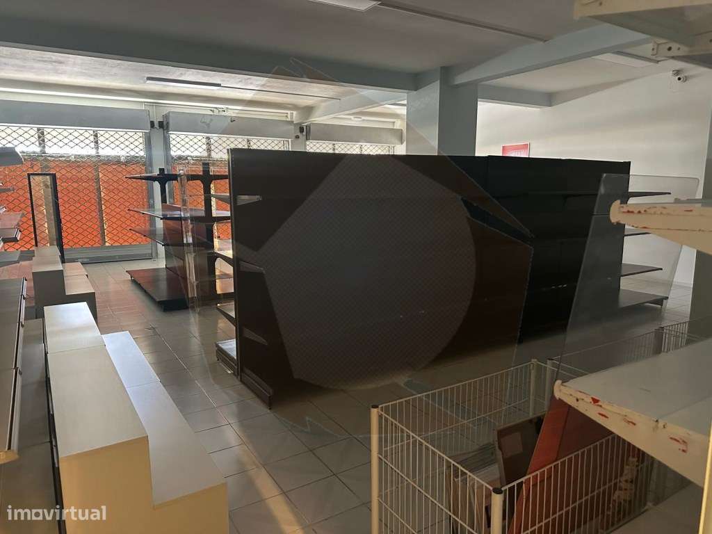 COMÉRCIO / SERVIÇOS - PORTO - Grande imagem: 4/11