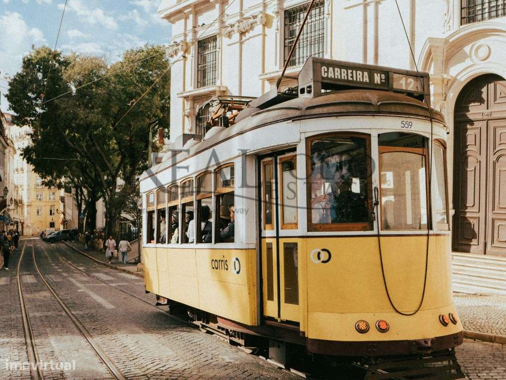 Apartamento T2-1 Duplex com varanda e vista rio na Ajuda-12