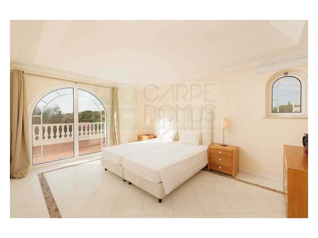 Moradia V4 inserida no campo de Golfe, Vale de Lobo, Algarve-51