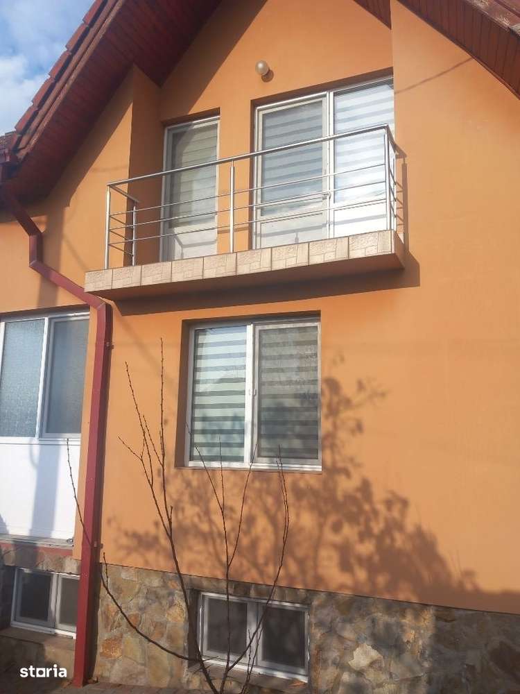 2 Case semimobilat in curte, cu garaj,280 mp,teren 700 mp,in Cristesti - Imagine principală: 1/20