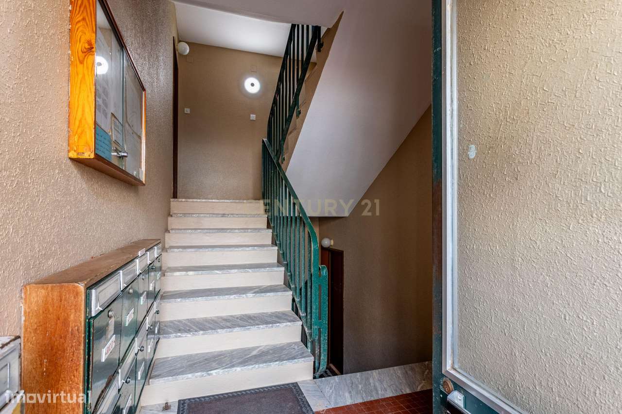 Apartamento T4 em Vialonga-20