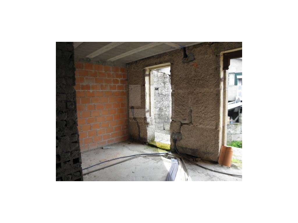 Moradia em construção, com dois pisos e sótão, de tipologia T3+1, c... - Grande imagem: 4/11