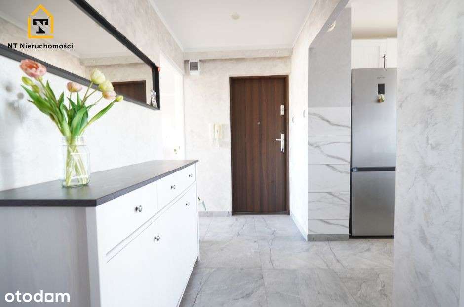 Trzypokojowe mieszkanie z balkonem loggia - os. Niepodległości.-0