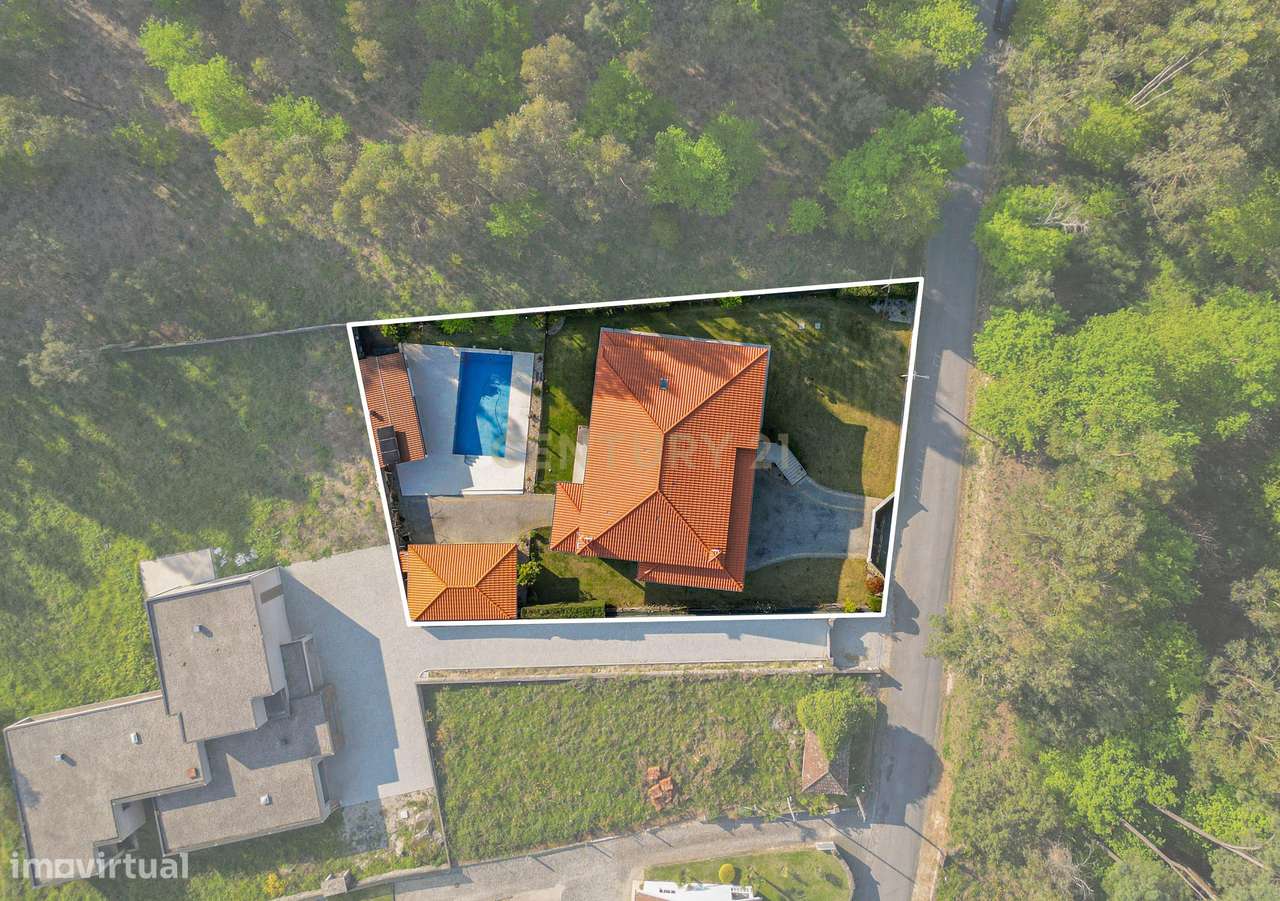 Moradia T4 Independente com Piscina, em Fiscal Amares - Grande imagem: 3/53