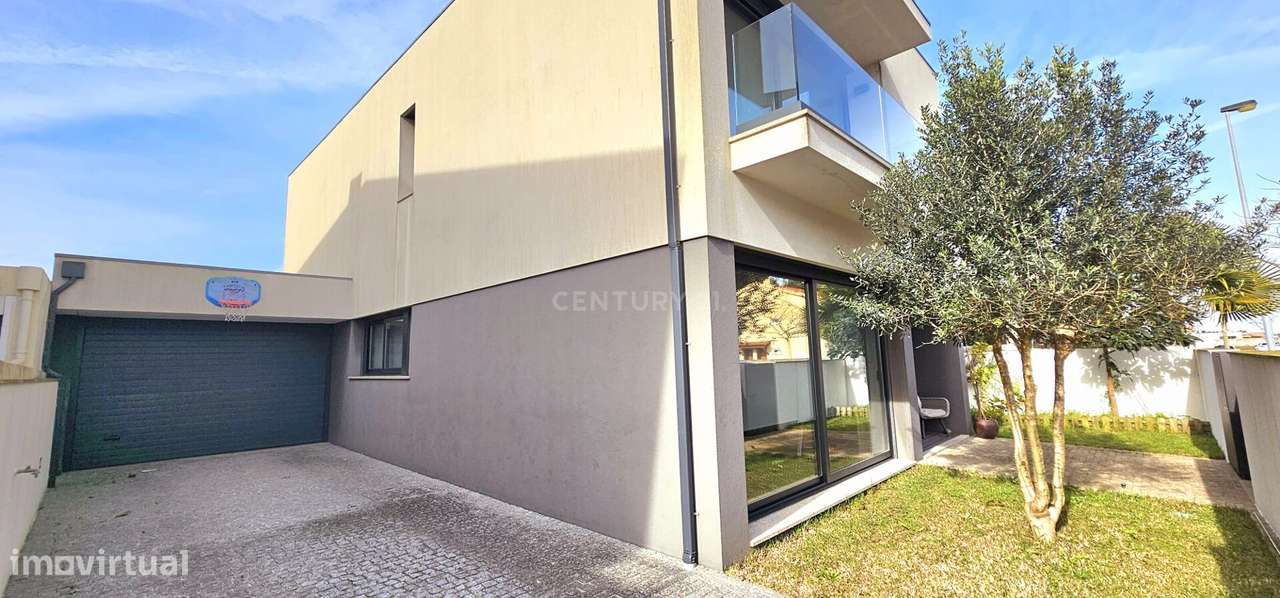 Moradia Moderna com Quatro Quartos em Beiriz - Grande imagem: 3/51
