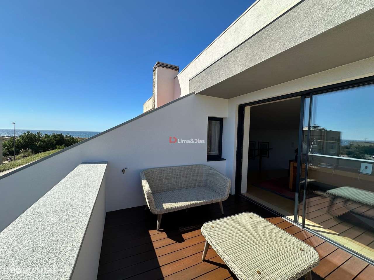 Moradia de Luxo T-3 à praia da Madalena-5