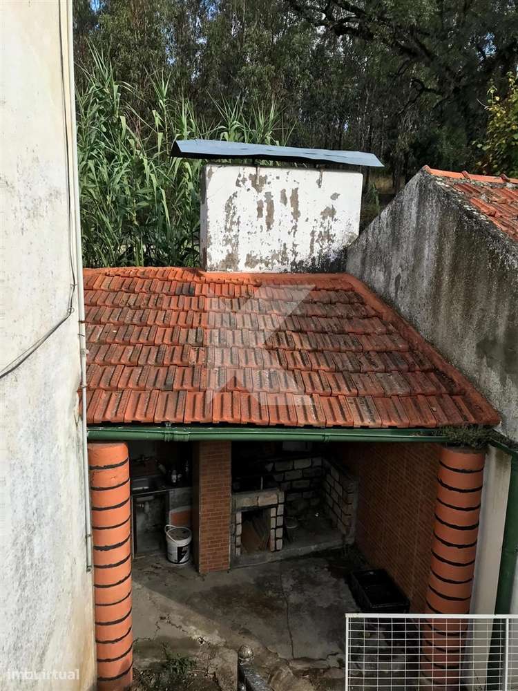 Moradia T7 em Coimbra para restaurar-10