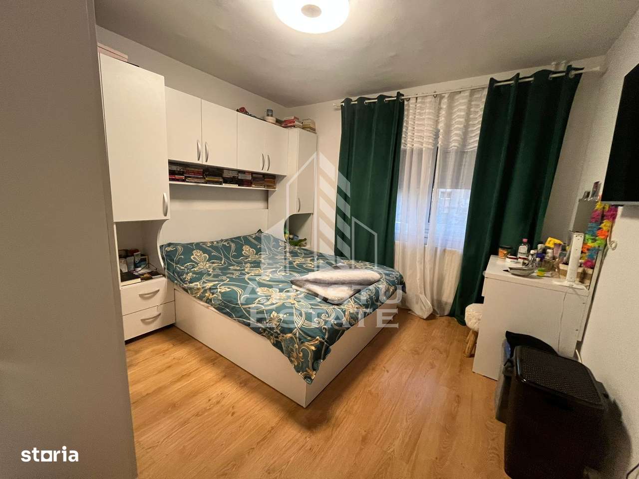 Apartament cu 4 camere, 2 bai, etaj intermediar, zona Soarelui - Imagine principală: 1/7