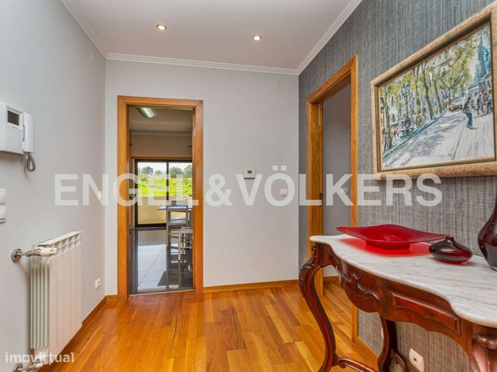 Moderno T3 mobilado com amplas varandas - Grande imagem: 5/29