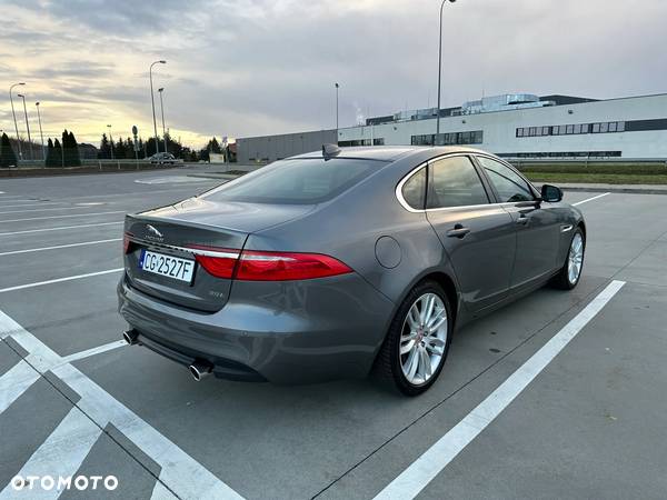 Jaguar XF 3.0 V6 Prestige - 3