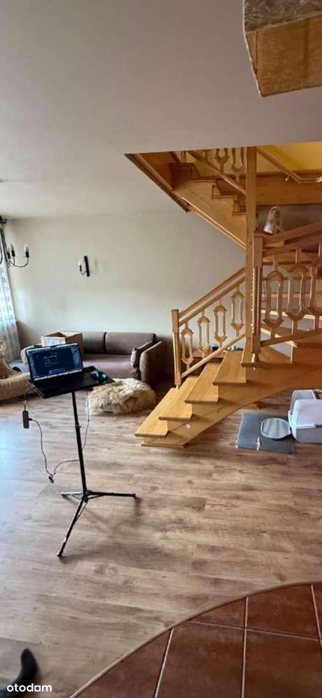 Dwupoziomowe mieszkanie / 3 pokoje-0