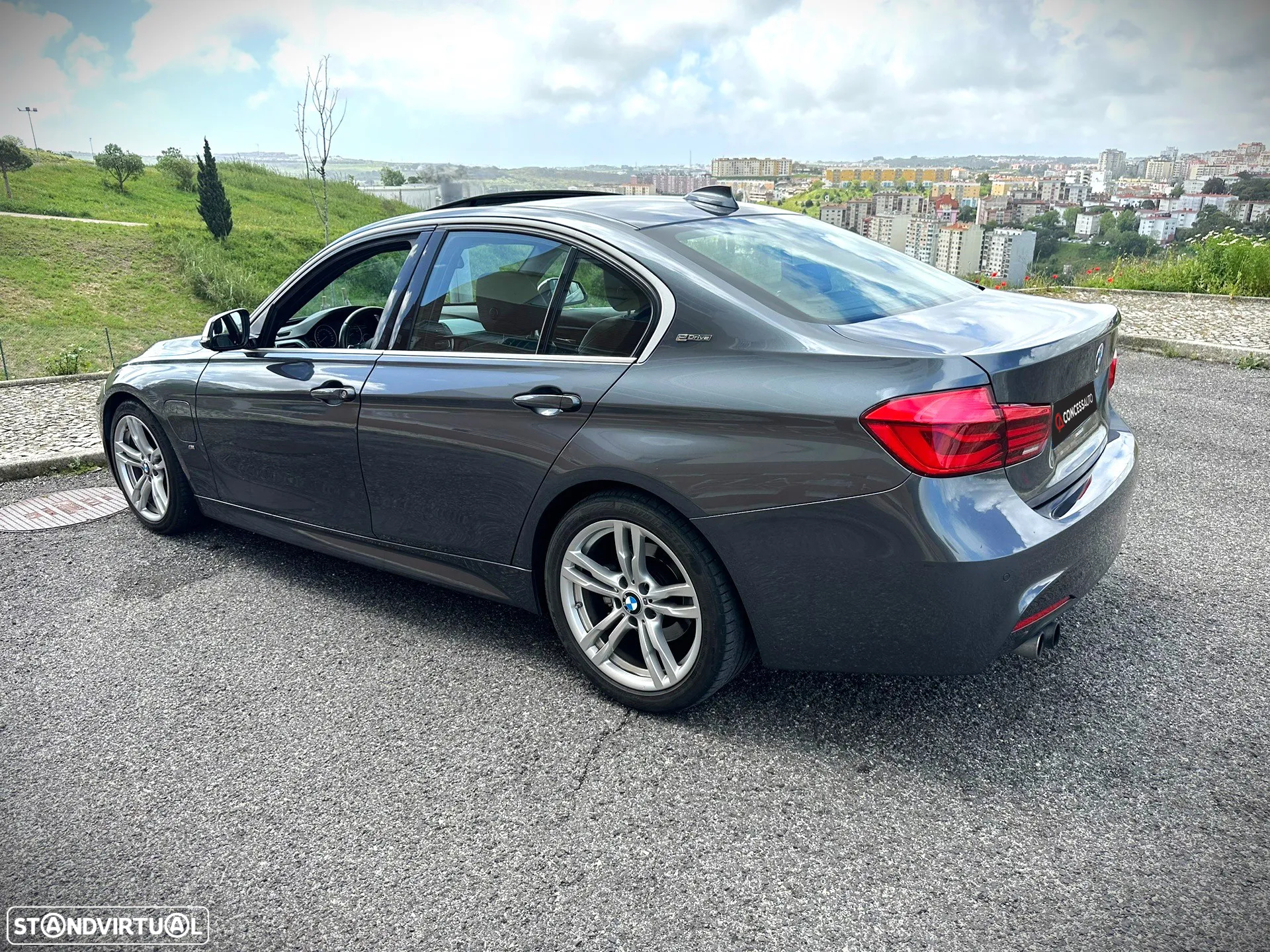 BMW 330 e iPerformance Pack M - 4