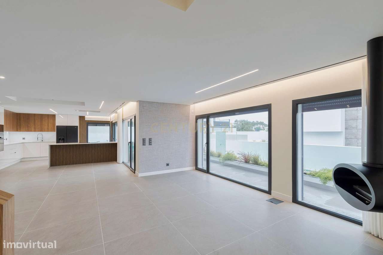 Casa em Construção  com piscina localizada na Quinta do Desembargador-8