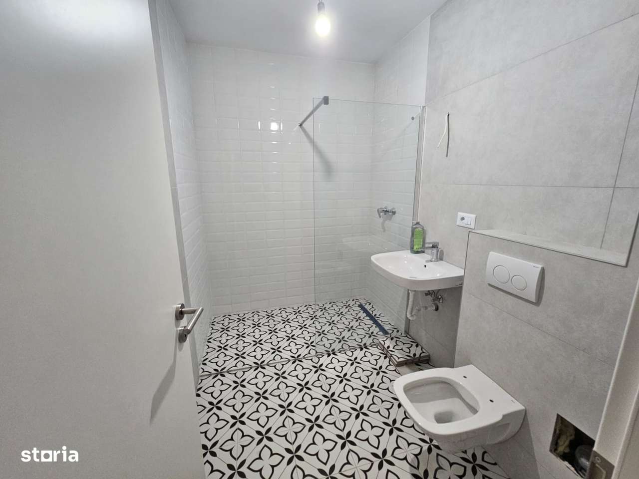 Doua apartamente cu o camera in acelasi bloc. ideal pentru investitie-11