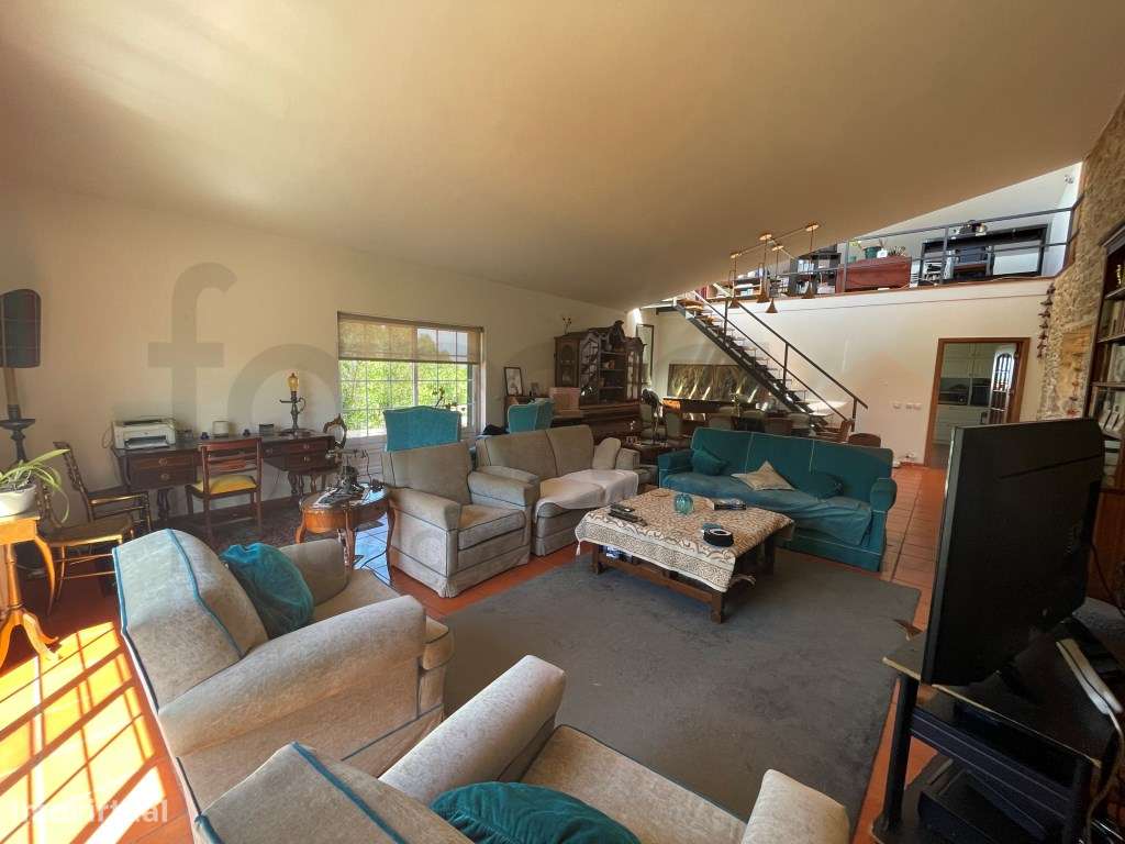 Moradia T5 em Lote Urbano de 5.135m2-27