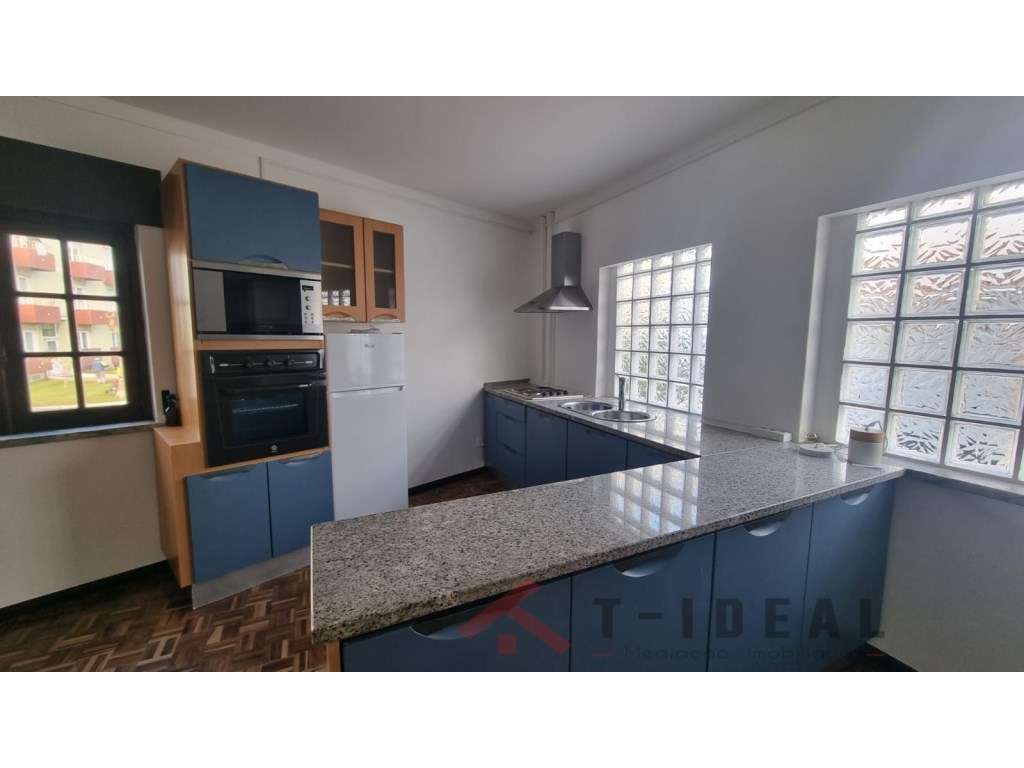 Apartamento T2 no centro da Lourinhã para arrendar - Grande imagem: 3/30