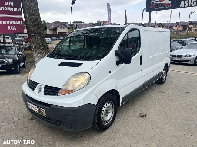 RENAULT TRAFIC - VANS