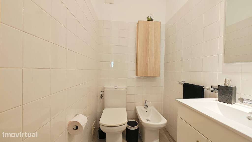 Apartamento T4 com garagem em zona do Tovim-7