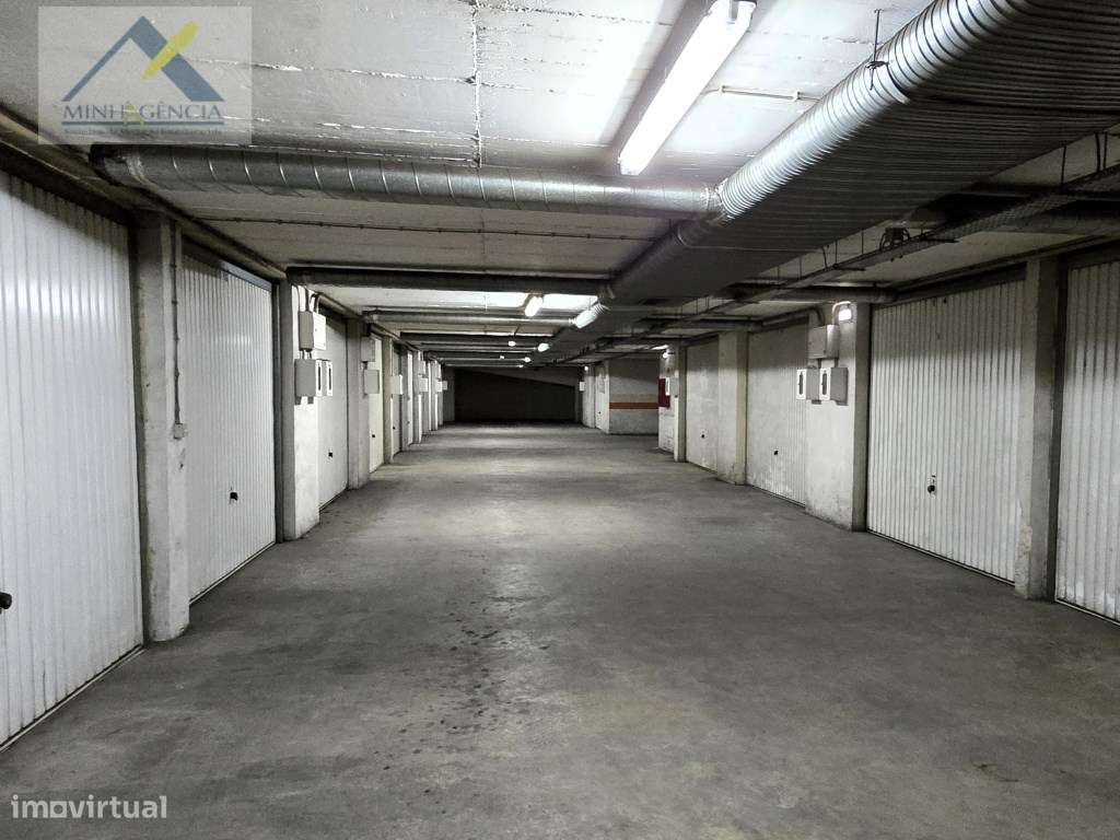 Apartamento T3 com garagem de 45 m2 em Setúbal-36